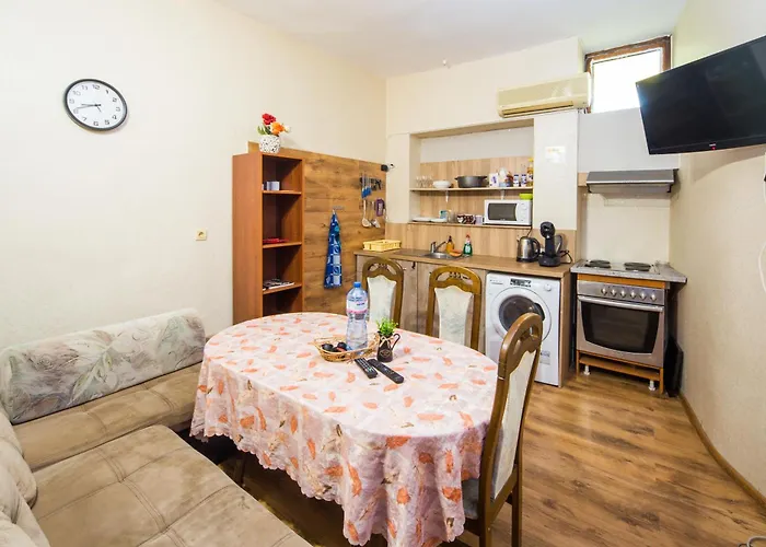 The Square - Old Flat With 2 Bedrooms, 1st Fl Apartamento