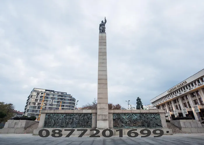 The Square - Old Flat With 2 Bedrooms, 1st Fl *