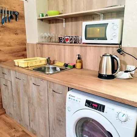 Apartman The Square - Old Flat With 2 Bedrooms, 1st Fl