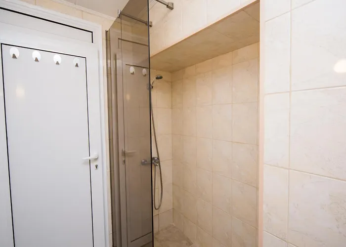 The Square - Old Flat With 2 Bedrooms, 1st Fl 公寓