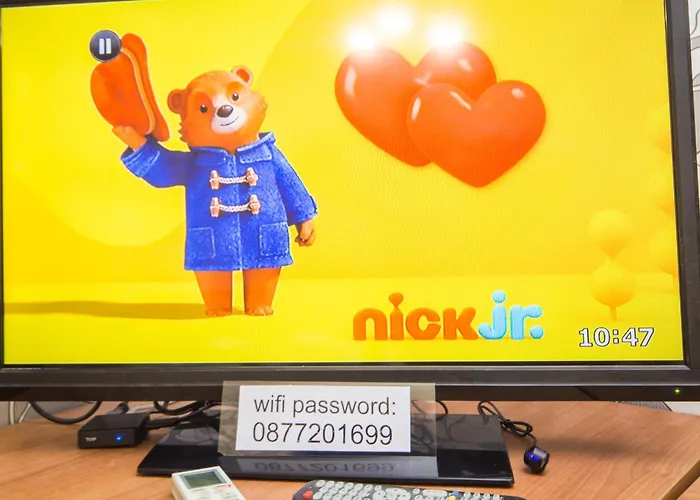 The Square - Old Flat With 2 Bedrooms, 1st Fl